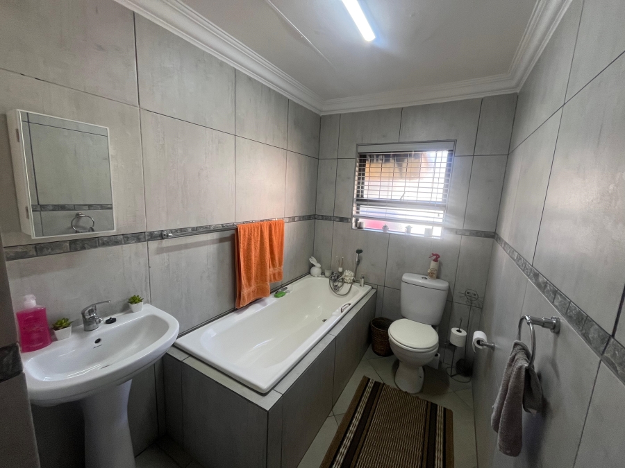 3 Bedroom Property for Sale in Frankfort Free State